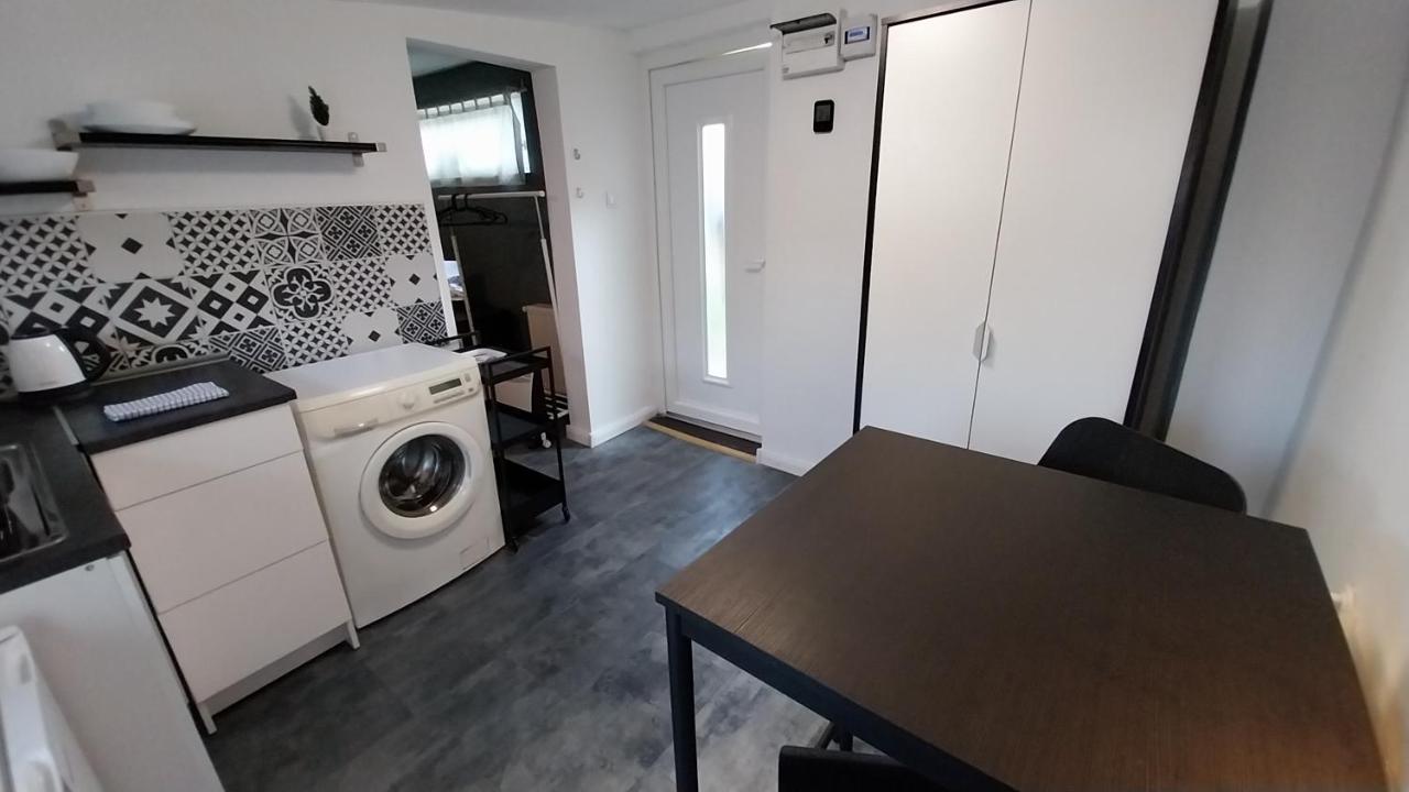 Hi-Bp Garden City Batsanyi Tiny House Near The City Train With Free Parking Budapeste Exterior foto